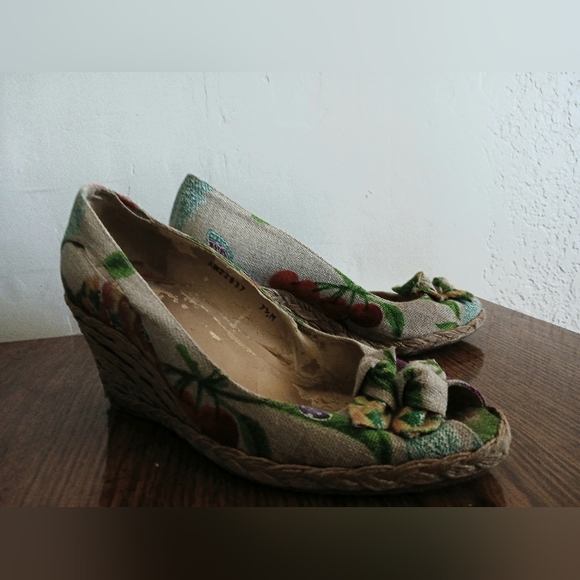 Stuart Weitzman canvas wedges - Picture 2 of 4